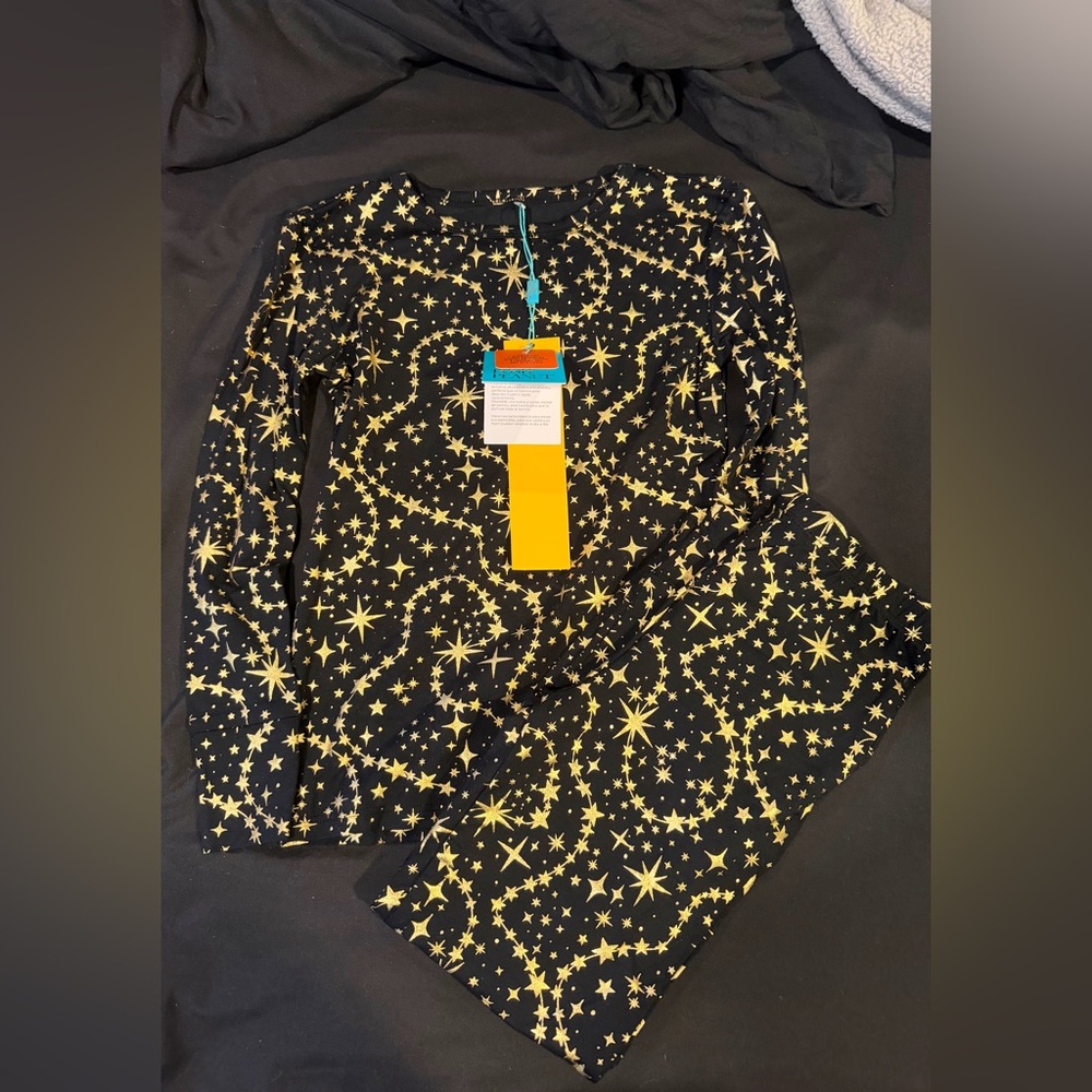Posh Peanut “metallic” star print two piece pajama set size 7y/8y nwt